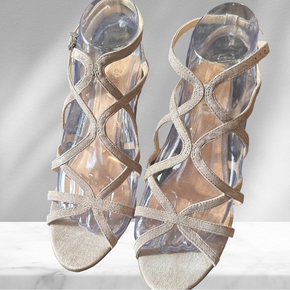 Shutz Taupe Suede Block Heel Sandals 37 NWT - Picture 2 of 6